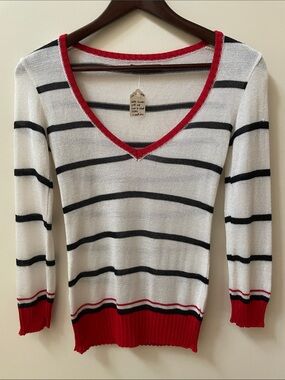 Gregory White and Black Striped V-Neck Sweater with Red Trim y2k